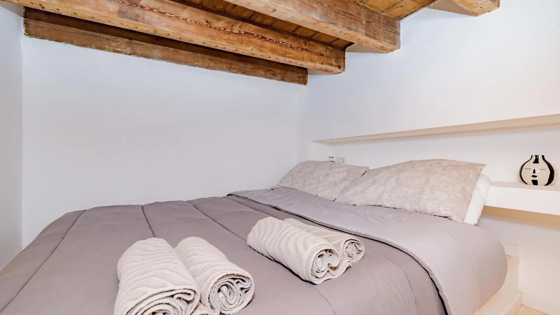 2Cli19 -Duomo-Loreto - Elegant - Central Milan Italy