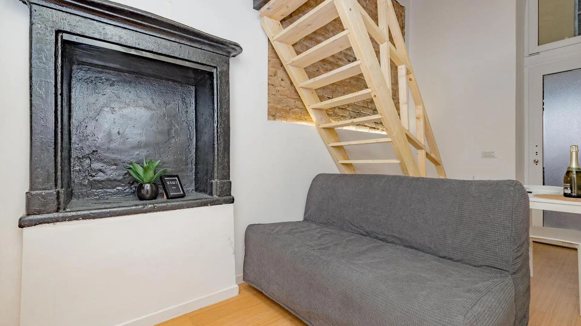 2Cli19 -Duomo-Loreto - Elegant - Central location