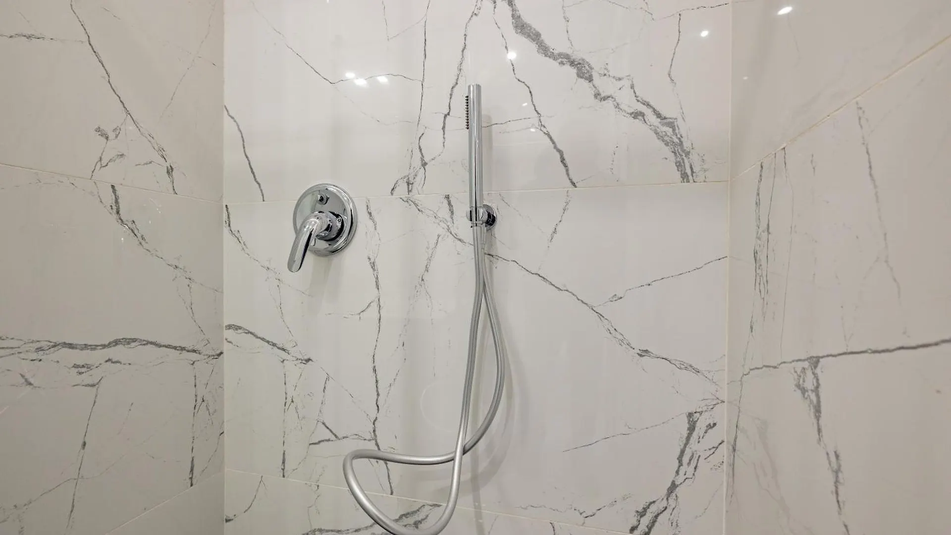 2Cli19 -Duomo-Loreto - Elegant - Central Milan Italy